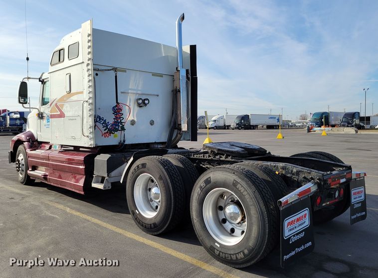 image for item DM8139 2006 International Eagle 9400i  semi truck