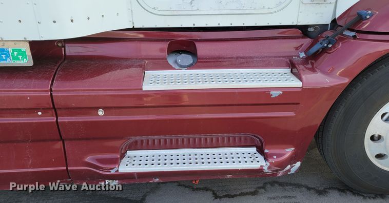 image for item DM8139 2006 International Eagle 9400i  semi truck