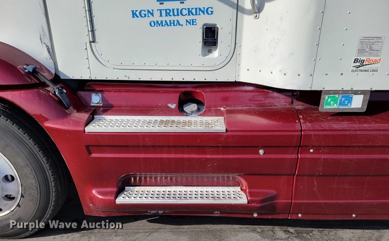 image for item DM8139 2006 International Eagle 9400i  semi truck