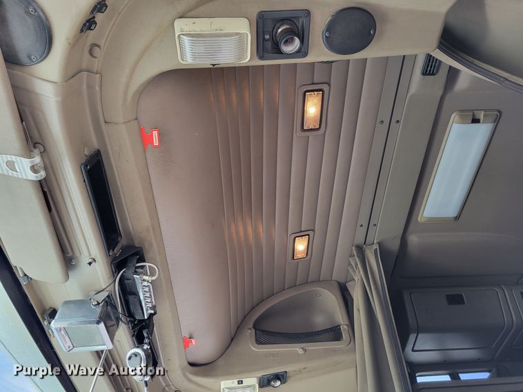 image for item DM8139 2006 International Eagle 9400i  semi truck