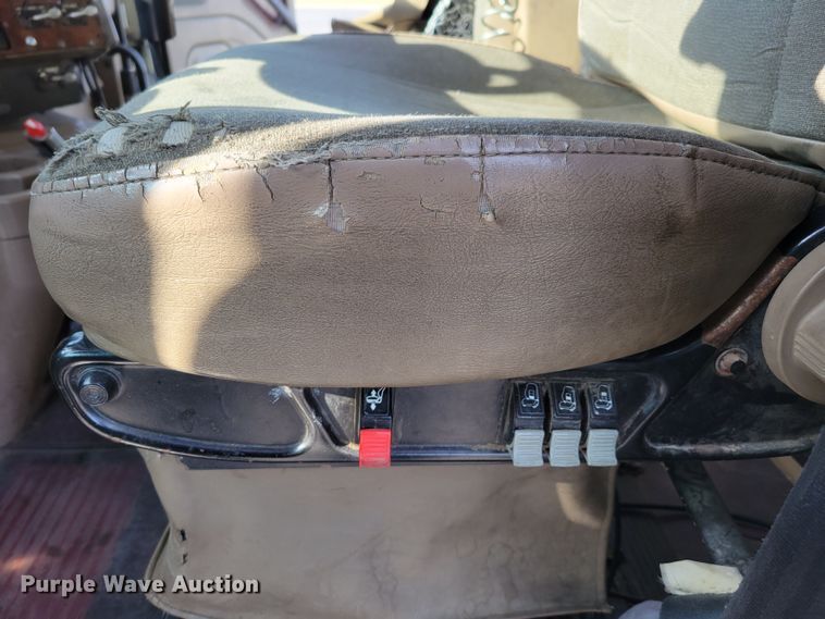 image for item DM8139 2006 International Eagle 9400i  semi truck