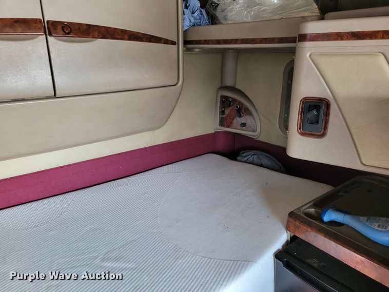 image for item DM8139 2006 International Eagle 9400i  semi truck