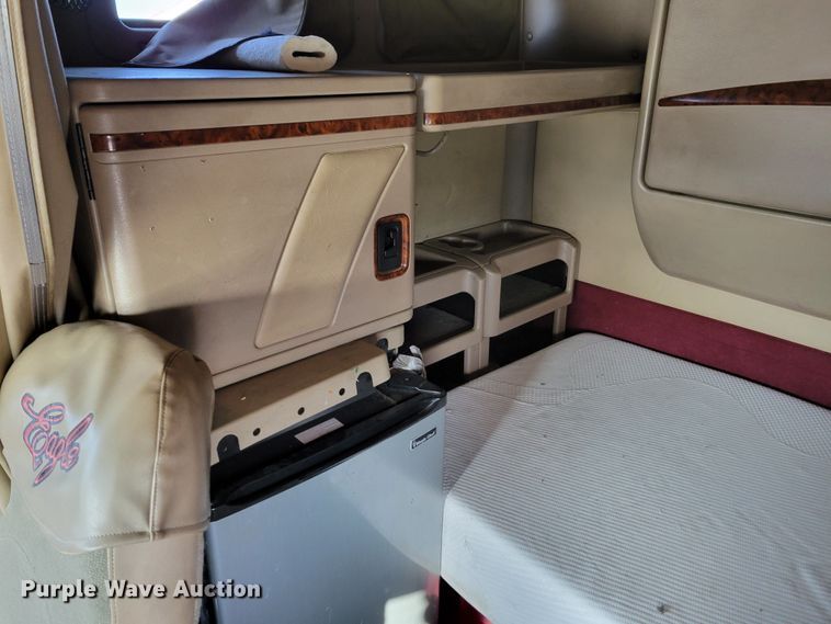 image for item DM8139 2006 International Eagle 9400i  semi truck