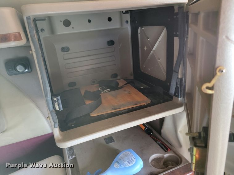 image for item DM8139 2006 International Eagle 9400i  semi truck