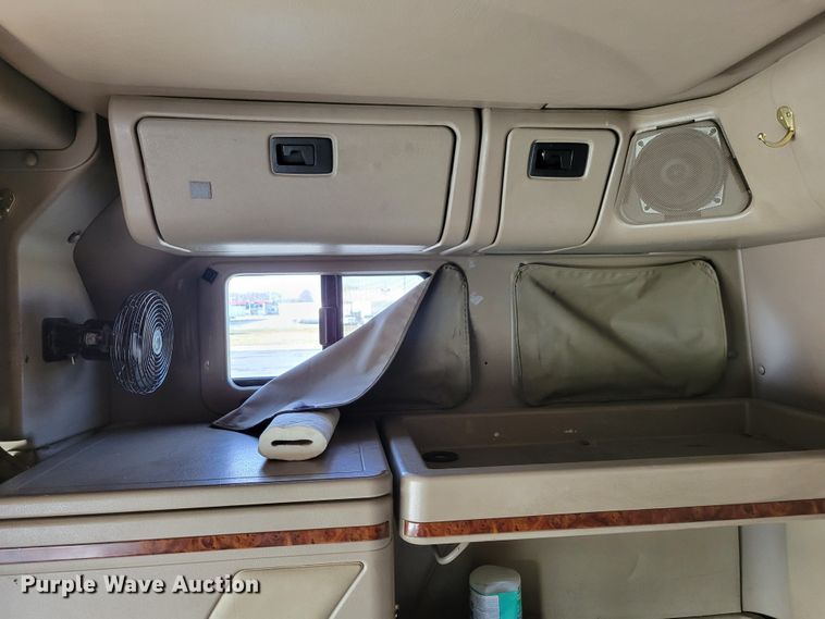 image for item DM8139 2006 International Eagle 9400i  semi truck