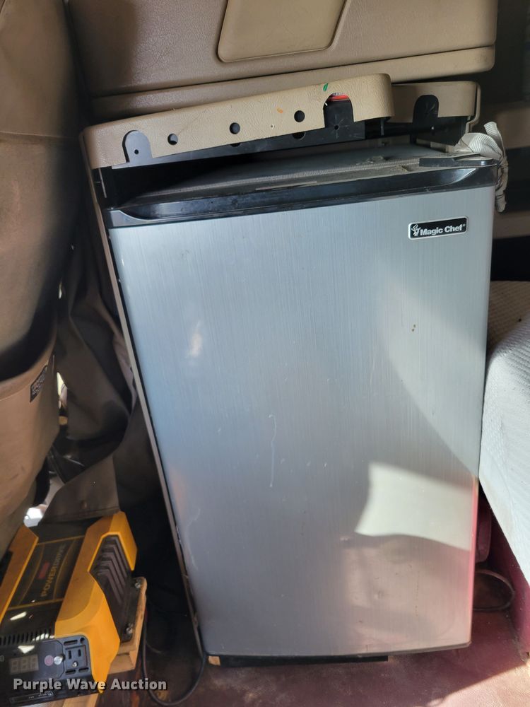 image for item DM8139 2006 International Eagle 9400i  semi truck