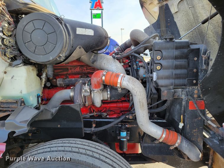 image for item DM8139 2006 International Eagle 9400i  semi truck