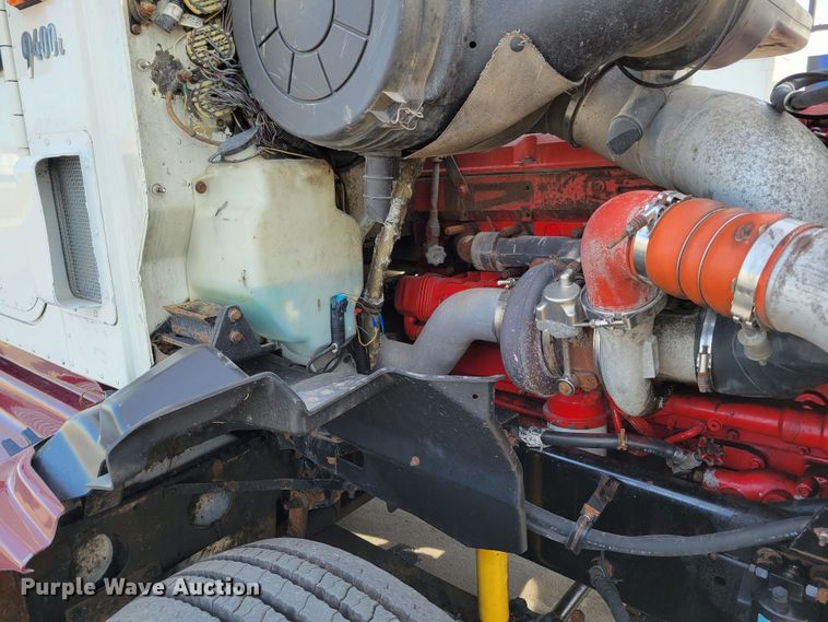 image for item DM8139 2006 International Eagle 9400i  semi truck