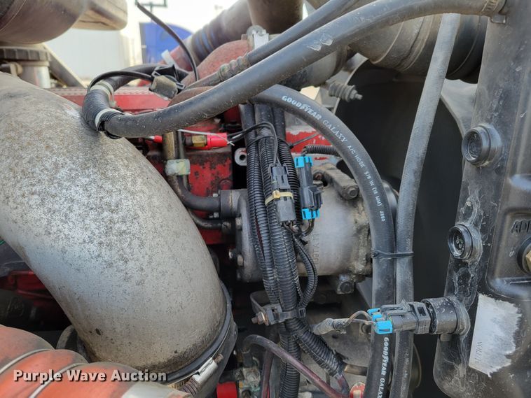 image for item DM8139 2006 International Eagle 9400i  semi truck