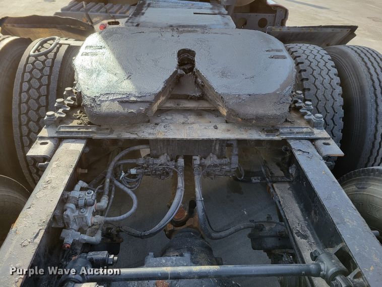 image for item DM8139 2006 International Eagle 9400i  semi truck