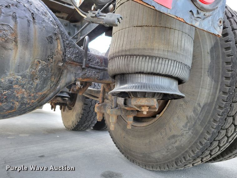 image for item DM8139 2006 International Eagle 9400i  semi truck