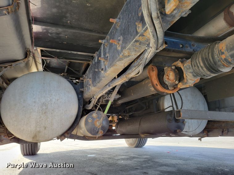 image for item DM8139 2006 International Eagle 9400i  semi truck