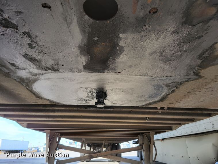 image for item DM8140 2001 Utility Trailer V52DC  dry van trailer