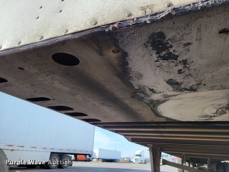 image for item DM8140 2001 Utility Trailer V52DC  dry van trailer