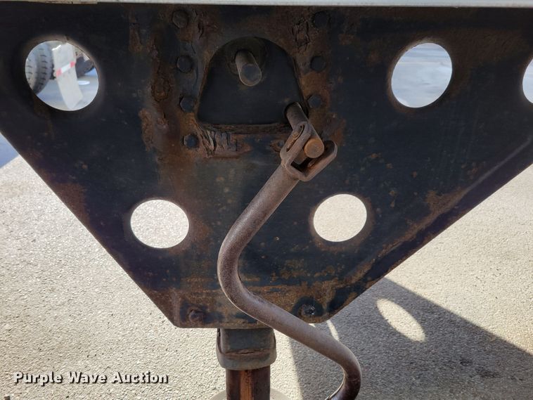 image for item DM8140 2001 Utility Trailer V52DC  dry van trailer