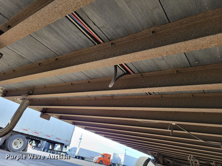 image for item DM8140 2001 Utility Trailer V52DC  dry van trailer