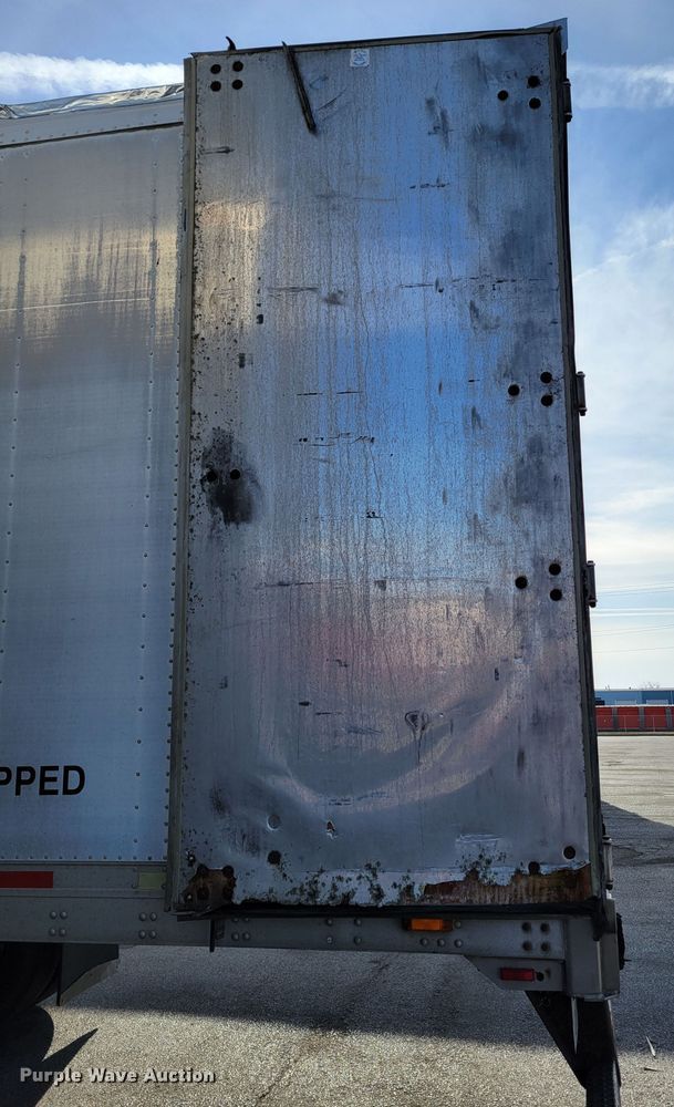 image for item DM8140 2001 Utility Trailer V52DC  dry van trailer