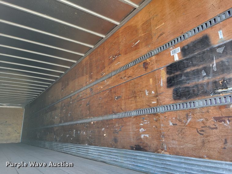 image for item DM8140 2001 Utility Trailer V52DC  dry van trailer