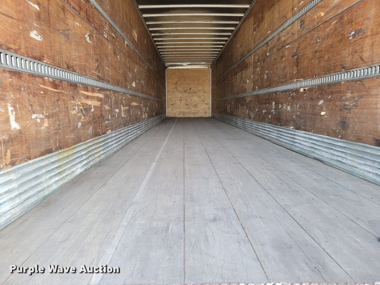 image for item DM8140 2001 Utility Trailer V52DC  dry van trailer