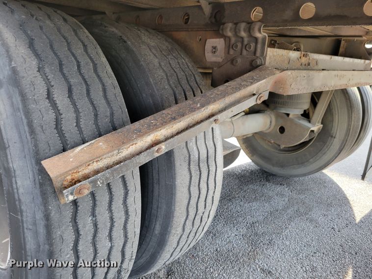 image for item DM8140 2001 Utility Trailer V52DC  dry van trailer