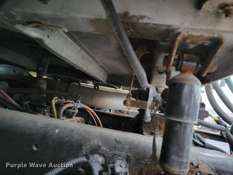 image for item DM8142 2003 Freightliner Columbia semi truck