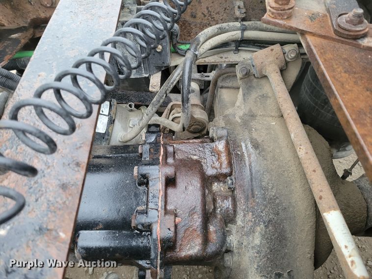 image for item DM8142 2003 Freightliner Columbia semi truck