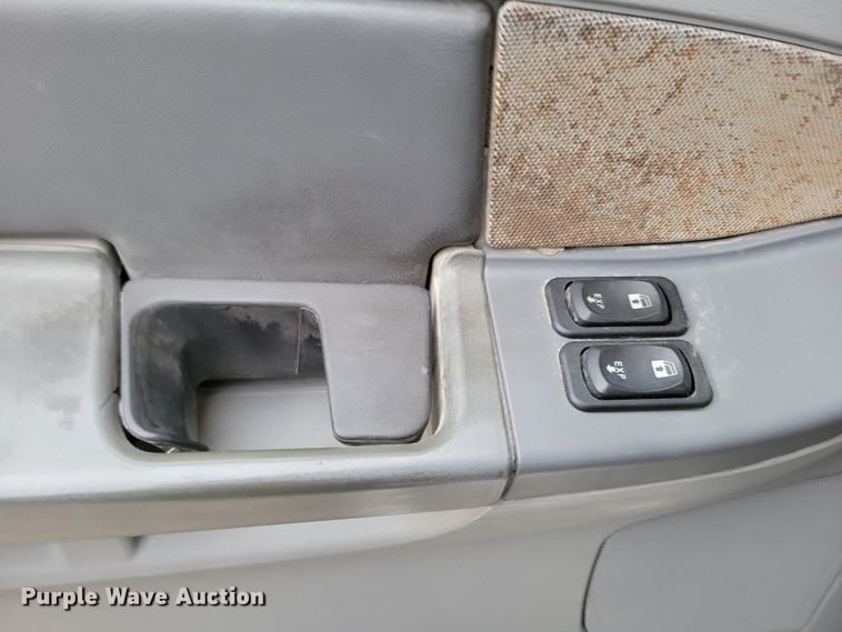 image for item DM8142 2003 Freightliner Columbia semi truck