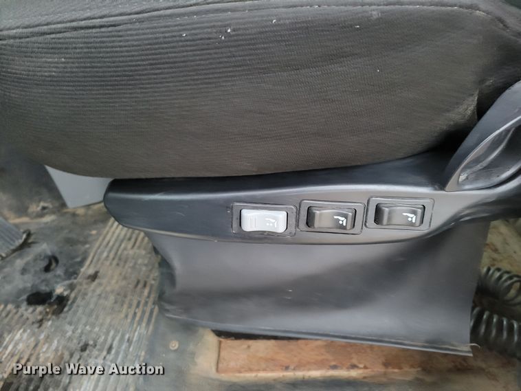 image for item DM8142 2003 Freightliner Columbia semi truck