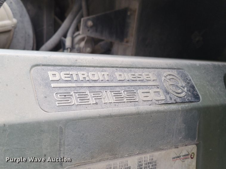 image for item DM8142 2003 Freightliner Columbia semi truck