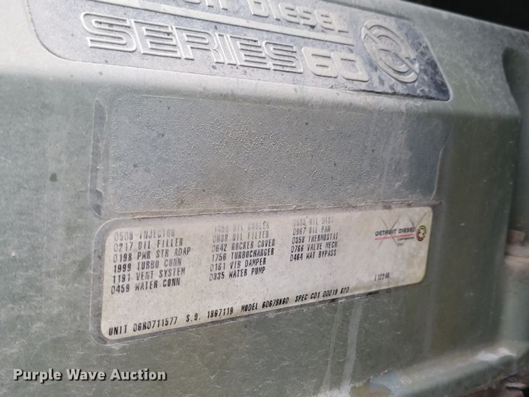 image for item DM8142 2003 Freightliner Columbia semi truck