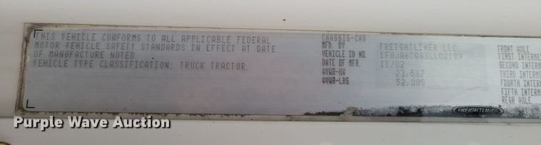 image for item DM8142 2003 Freightliner Columbia semi truck