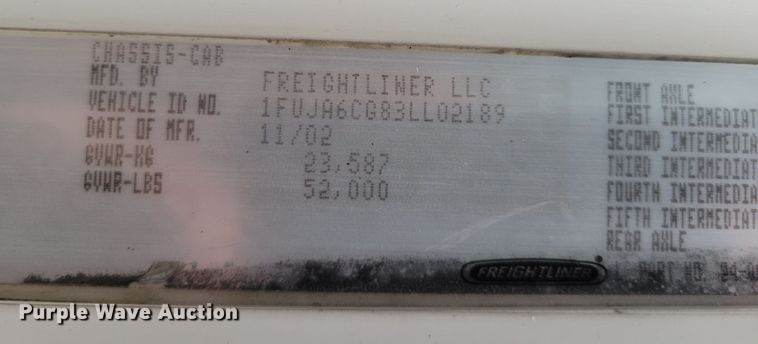 image for item DM8142 2003 Freightliner Columbia semi truck