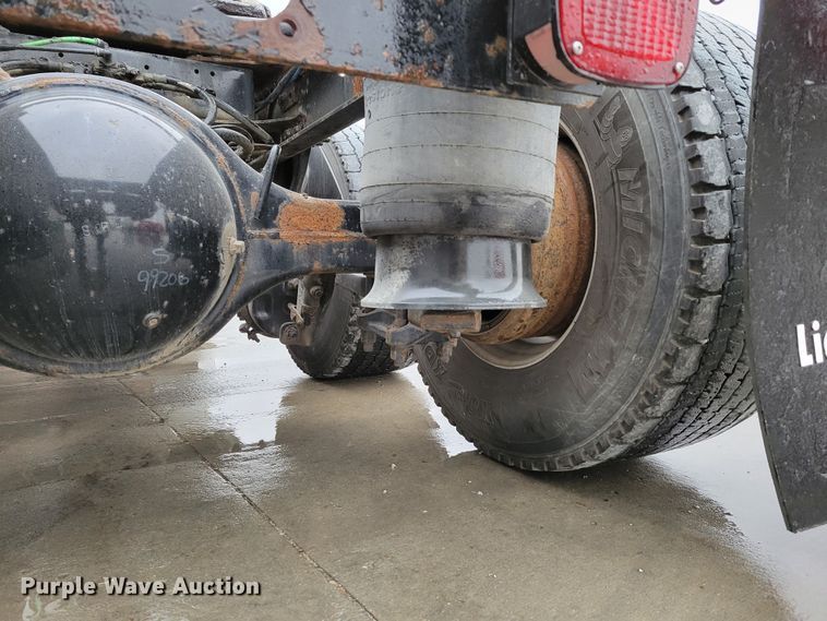 image for item DM8144 2015 Freightliner Cascadia  semi truck