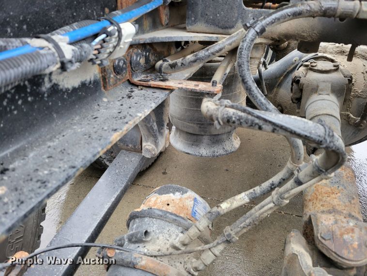 image for item DM8144 2015 Freightliner Cascadia  semi truck