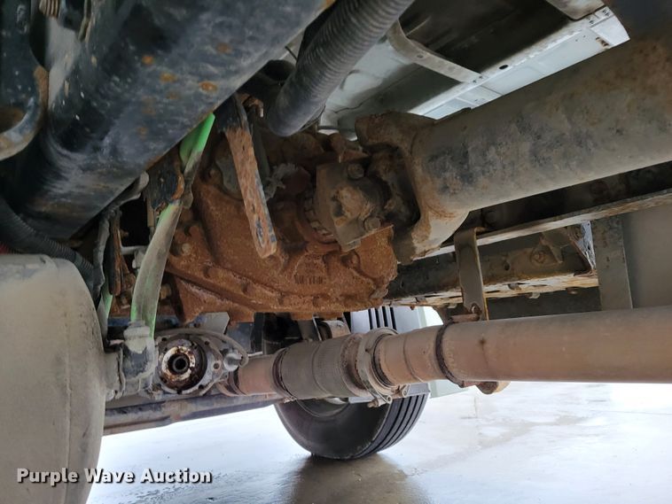 image for item DM8144 2015 Freightliner Cascadia  semi truck