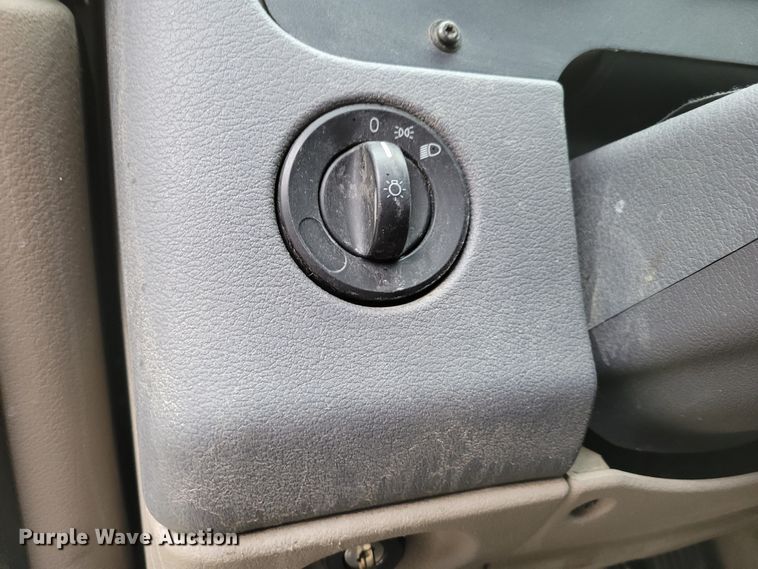 image for item DM8144 2015 Freightliner Cascadia  semi truck