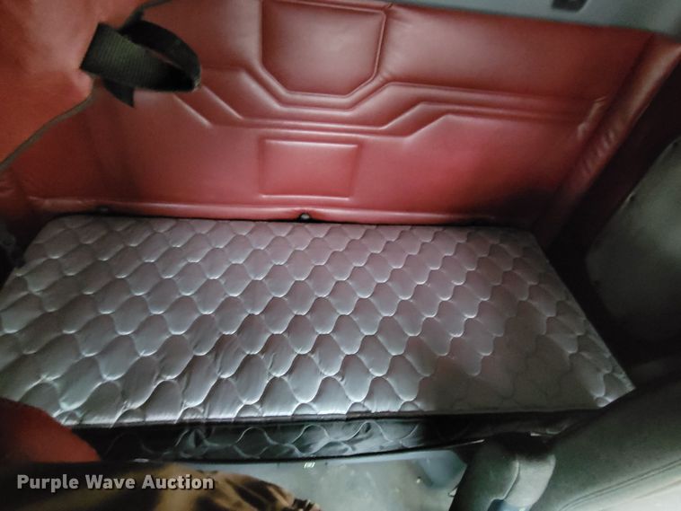 image for item DM8144 2015 Freightliner Cascadia  semi truck