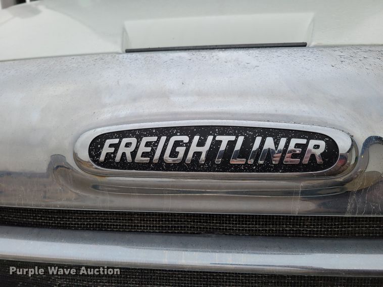 image for item DM8144 2015 Freightliner Cascadia  semi truck