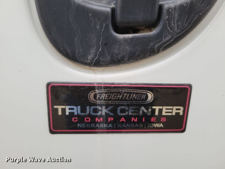 image for item DM8144 2015 Freightliner Cascadia  semi truck