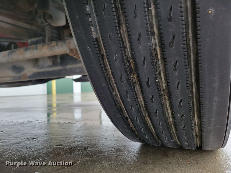 image for item DM8144 2015 Freightliner Cascadia  semi truck