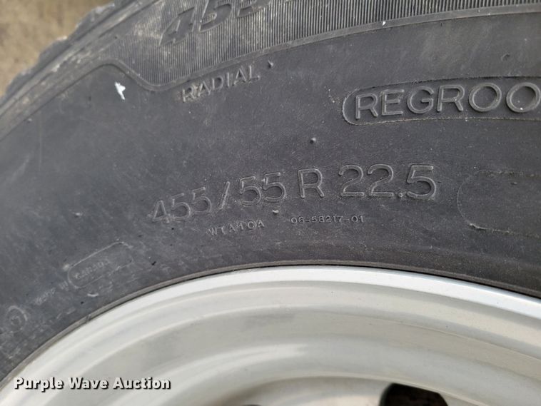 image for item DM8144 2015 Freightliner Cascadia  semi truck