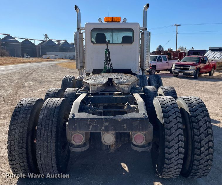 image for item DN4508 1996 Peterbilt 379  semi truck