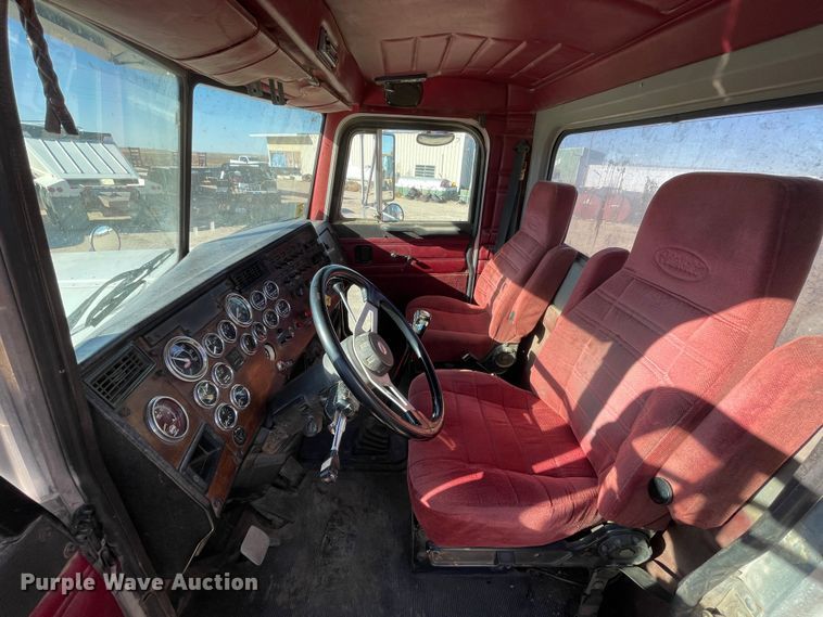 image for item DN4508 1996 Peterbilt 379  semi truck