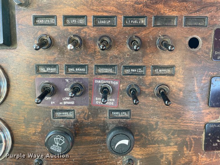 image for item DN4508 1996 Peterbilt 379  semi truck