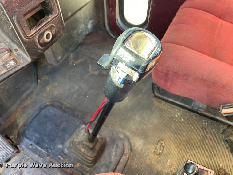 image for item DN4508 1996 Peterbilt 379  semi truck