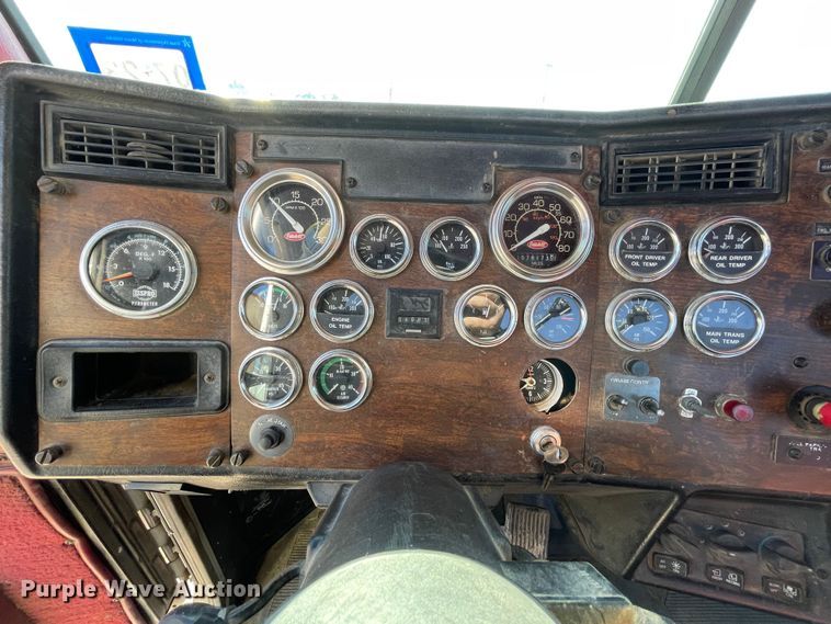 image for item DN4508 1996 Peterbilt 379  semi truck