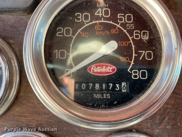 image for item DN4508 1996 Peterbilt 379  semi truck