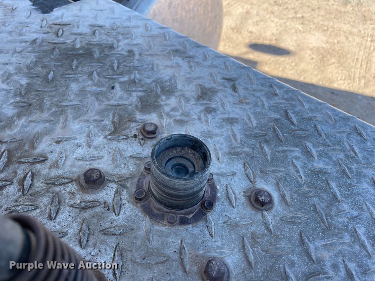 image for item DN4508 1996 Peterbilt 379  semi truck