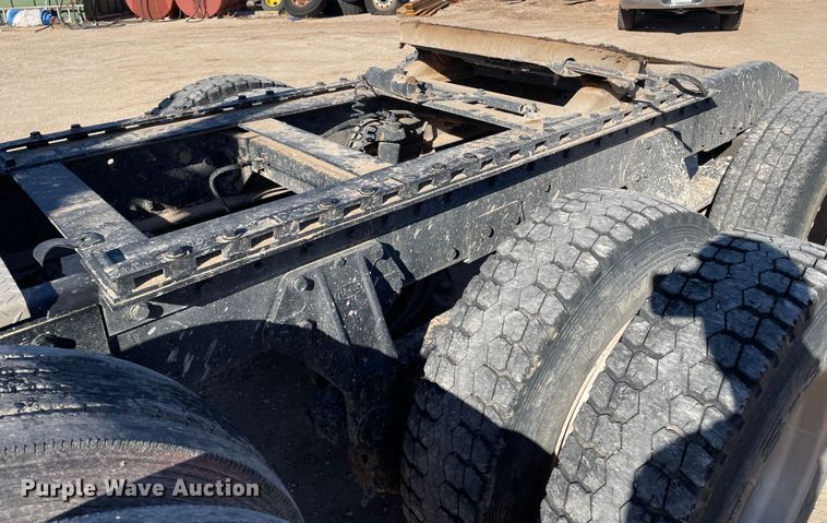 image for item DN4508 1996 Peterbilt 379  semi truck