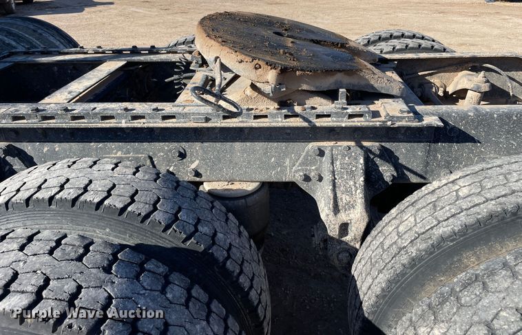 image for item DN4508 1996 Peterbilt 379  semi truck